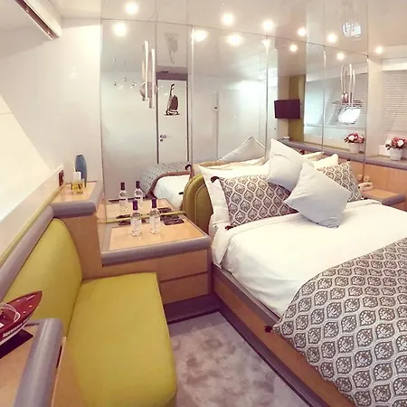 With 4 Bedrooms In With Furnished Terrace And Wifi Σπίτι διακοπών *